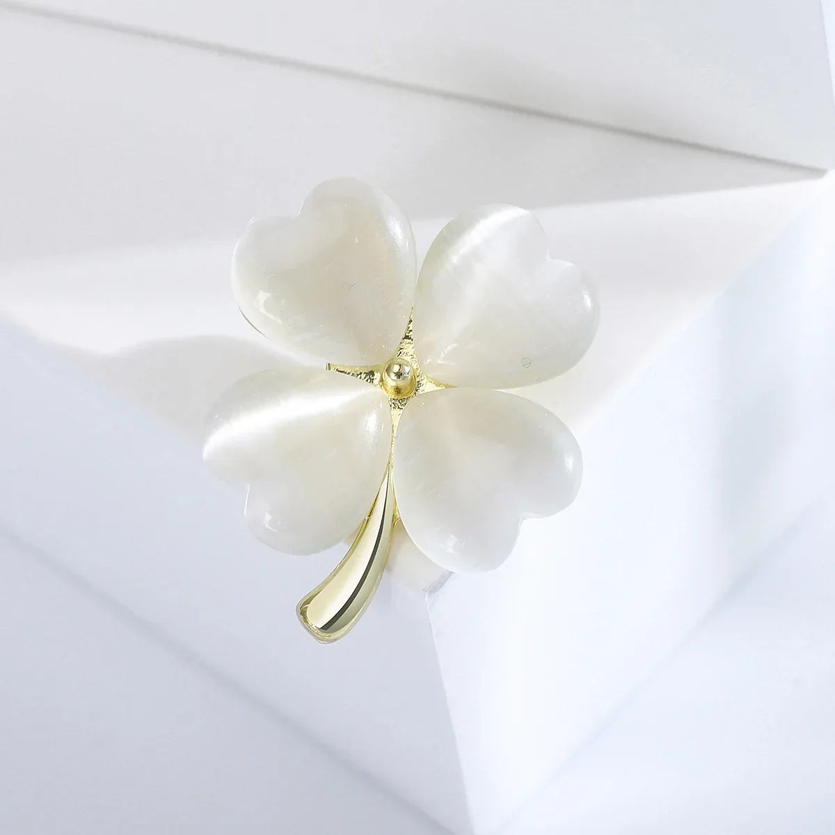 Feng Shui Crystal Brooch – Floral Pin for Good Luck, Prosperity & Style MM-BR-2947-WH