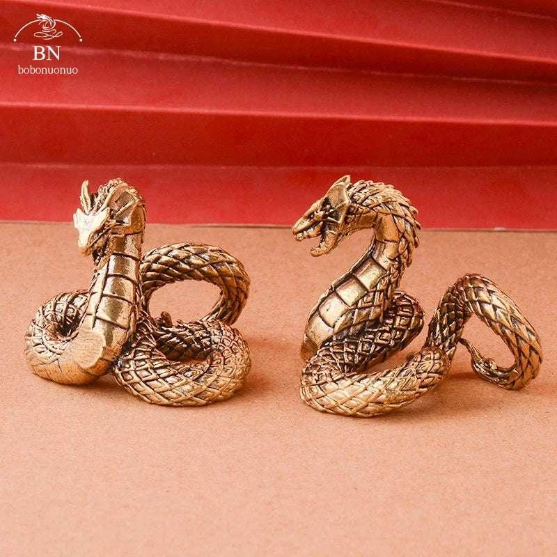 Retro Brass Europe Ancient Beast Flying Dragon Home Decor Ornaments Copper Animal Figurines Fengshui Statue