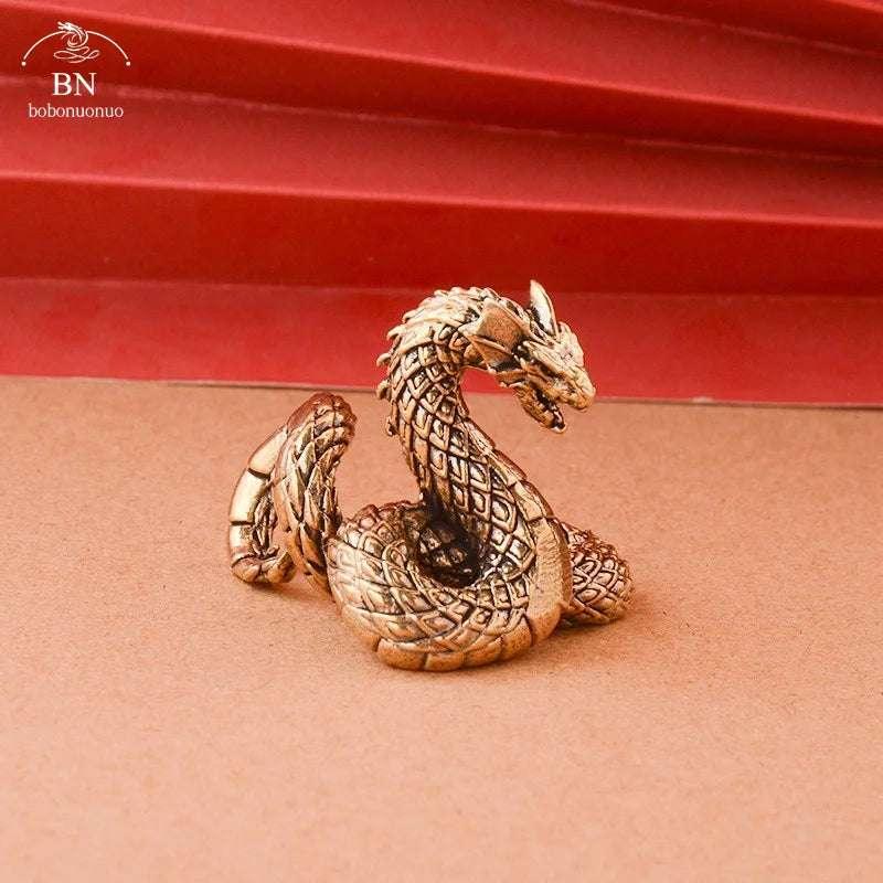 Retro Brass Europe Ancient Beast Flying Dragon Home Decor Ornaments Copper Animal Figurines Fengshui Statue