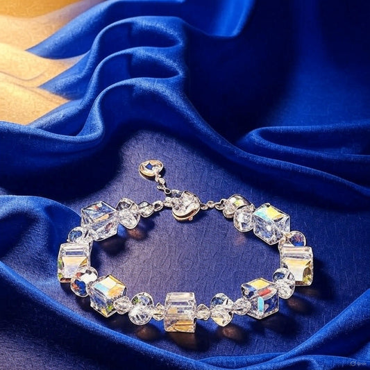 Delysia King 1pcs Women Trendy Cube Crystal Bracelet Luxurious Personality Versatile Wrist Chain Best Friend Gift