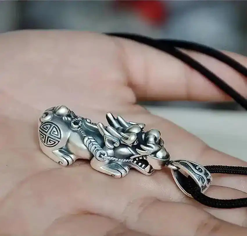 Vintage Fengshui Pixiu Pendant Necklace Lucky Wealth Charm Jewelry for Men Women