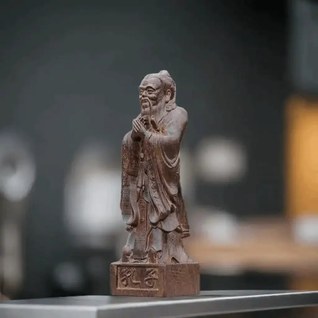Agarwood Confucius Statue – Hand-Carved Feng Shui Wood Decor for Home, Office, or Teacher’s Day Gift – Enhances Learning and Inspires Wisdom