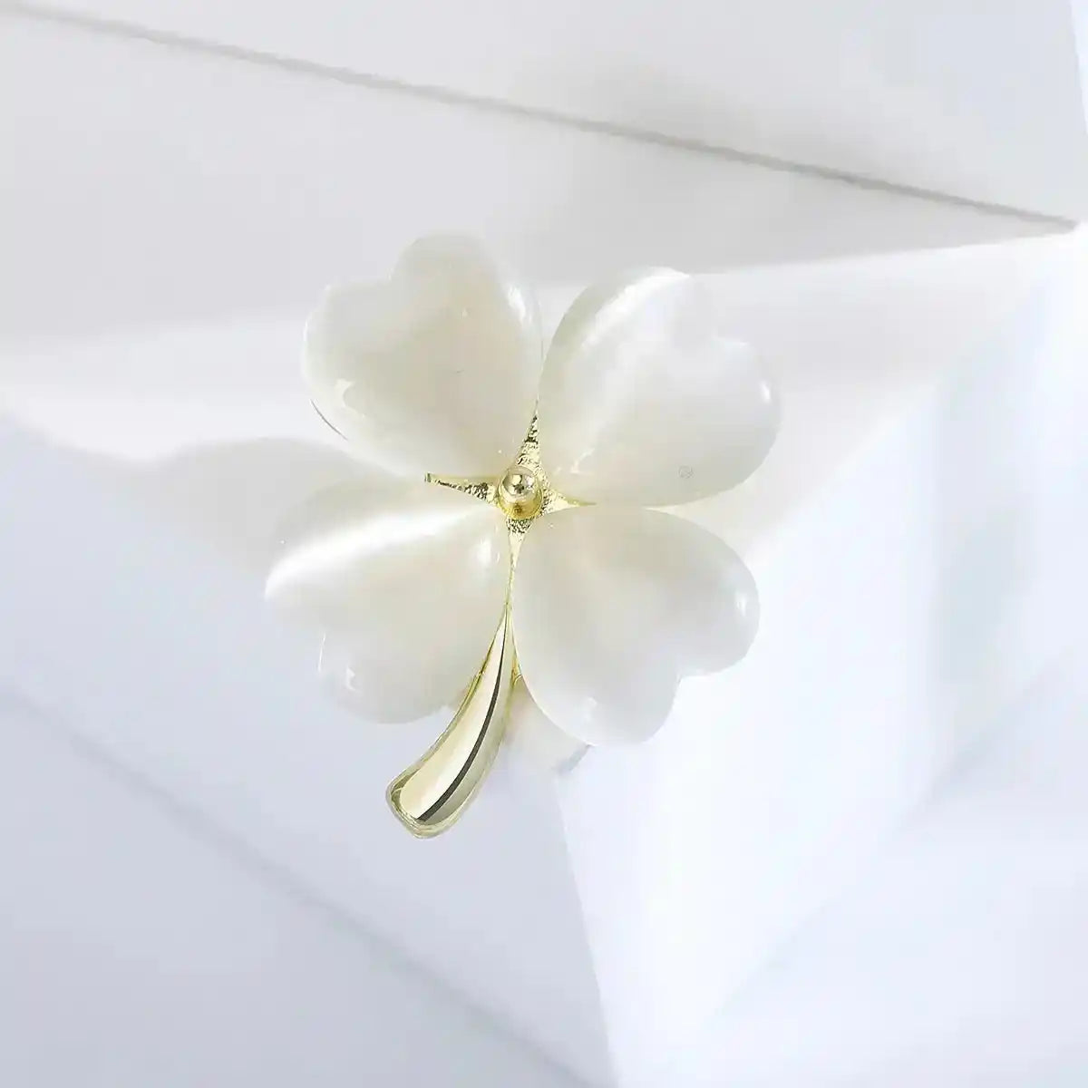 Feng Shui Crystal Brooch – Floral Pin for Good Luck, Prosperity & Style MM-BR-2947-WH