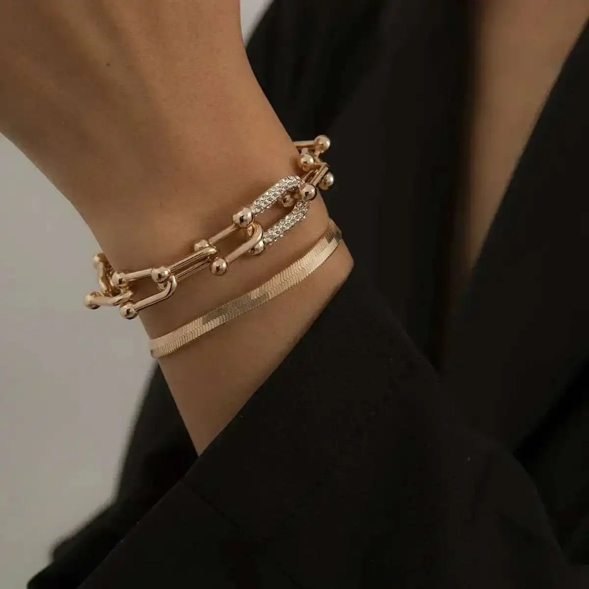 Trendy Geometric Bracelet Set – 2Pcs Gold U Chain for a Chic Layered Style