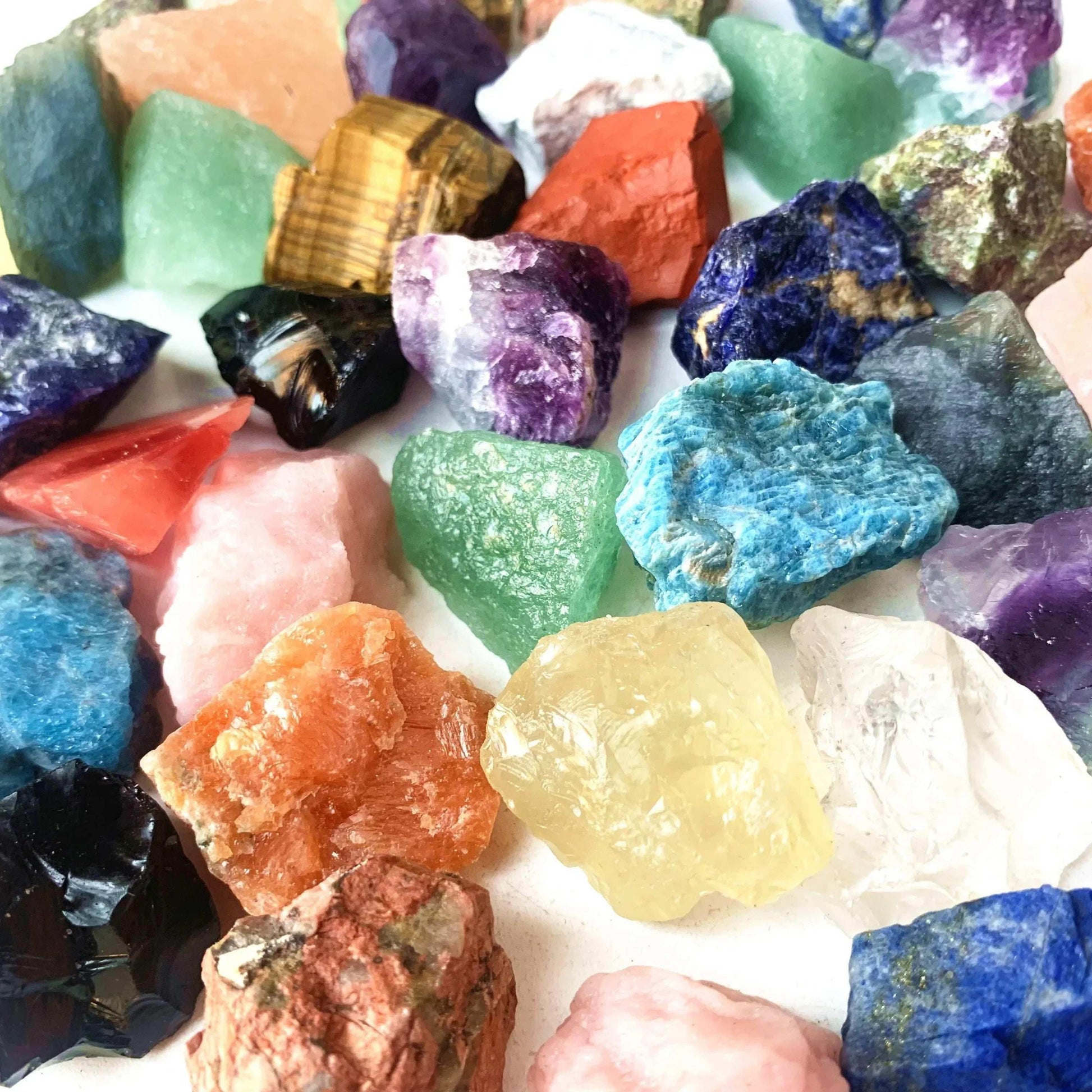 Large Mixed Natural Crystal Stones – Feng Shui Raw Gemstone Collection for Energy Healing & Home Decor | Assorted Rough Crystals Gift Set